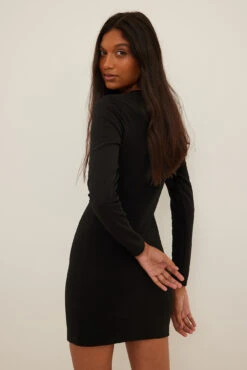 Robe Mini à Manches Longues Et Détail Troué 5 Robe Mini à Manches Longues Et Détail Troué -Lady Doux Soldes Magasin nakd hole detail mini long sleeve dress 1018 009207 0002 5487