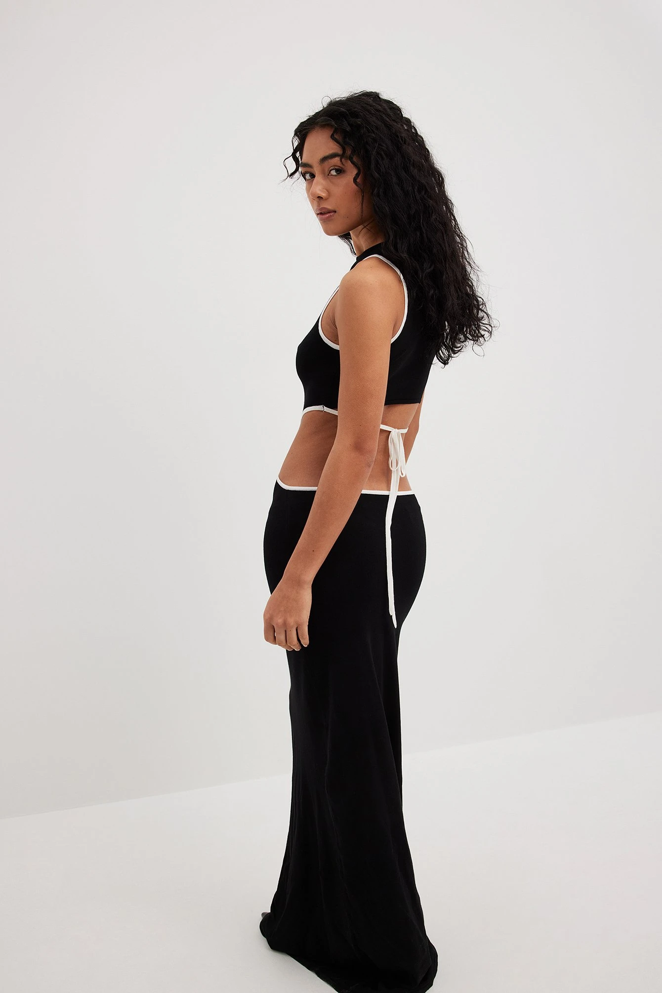 Robe Longue En Maille à Découpe 3 Robe Longue En Maille à Découpe – Image 3