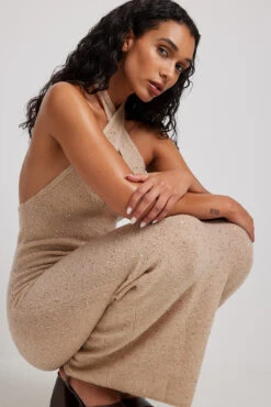 Robe Longue En Maille à Dos Nu 17 Robe Longue En Maille à Dos Nu -Lady Doux Soldes Magasin nakd knitted halterneck sequin midi dress 1018 009901 0005 24376