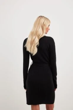 NA-KD Robe Mini Portefeuille à Ceinture -Lady Doux Soldes Magasin nakd knitted wrap midi dress 1100 006770 0002 2 r