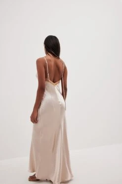 Robe En Satin Et Dentelle -Lady Doux Soldes Magasin nakd lace detail satin dress 1014 001600 5063 0324