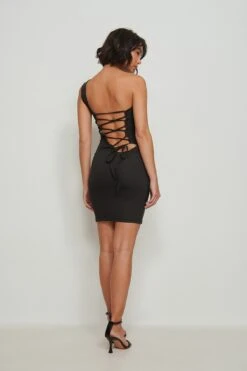 Robe à Dos Lacé -Lady Doux Soldes Magasin nakd lacing back dress 1018 008483 0002 01d