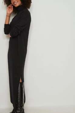 NA-KD Robe Longue Fendue En Tricot à Col Montant -Lady Doux Soldes Magasin nakd long high neck knitted slit 1100 005371 0002 04g 1