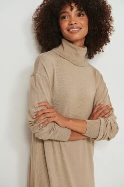 NA-KD Robe Longue Fendue En Tricot à Col Montant -Lady Doux Soldes Magasin nakd long high neck knitted slit 1100 005371 0005 03a