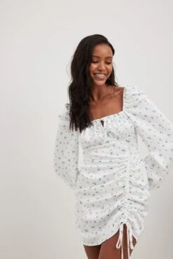 Robe Mini à Fronces à Manches Longues -Lady Doux Soldes Magasin nakd long sleeve gathered mini dress 1736 000609 9668 37387 1