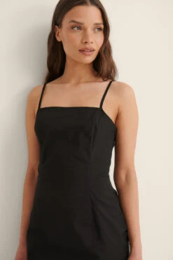 Robe À Fines Bretelles -Lady Doux Soldes Magasin nakd mini dress 1702 000016 0002 04g