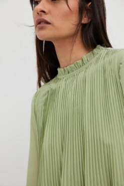 NA-KD Robe Mini Plissée 24 NA-KD Robe Mini Plissée -Lady Doux Soldes Magasin nakd mini pleated dress 1100 006435 0743 6646