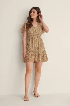 NA-KD Robe Mini Boutonnée À Motifs -Lady Doux Soldes Magasin nakd mini printed buttoned dress 1100 004550 0024 03c 1