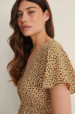 NA-KD Robe Mini Boutonnée À Motifs -Lady Doux Soldes Magasin nakd mini printed buttoned dress 1100 004550 0024 04g