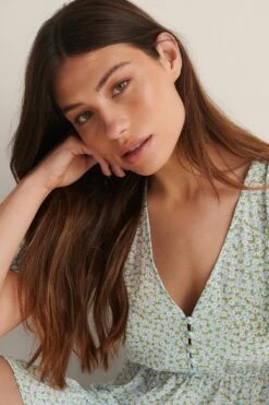 NA-KD Robe Mini Boutonnée À Motifs -Lady Doux Soldes Magasin nakd mini printed buttoned dress 1100 004550 0003 01g 1