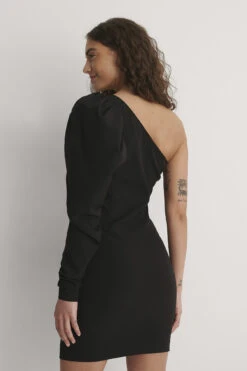 Robe Une Épaule -Lady Doux Soldes Magasin nakd one puff shoulder dress 1644 000049 0002 03k