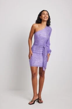 Robe Courte Asymétrique à Sequins 6 Robe Courte Asymétrique à Sequins -Lady Doux Soldes Magasin nakd one shoulder belted sequin dress 1017 002011 0208 24169