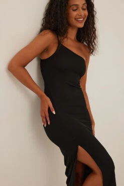 Robe Longue Une épaule Fendue Sur Le Côté 8 Robe Longue Une épaule Fendue Sur Le Côté -Lady Doux Soldes Magasin nakd one shoulder long slit dress 1017 001819 0002 3349