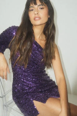 Robe Courte Asymétrique à Sequins