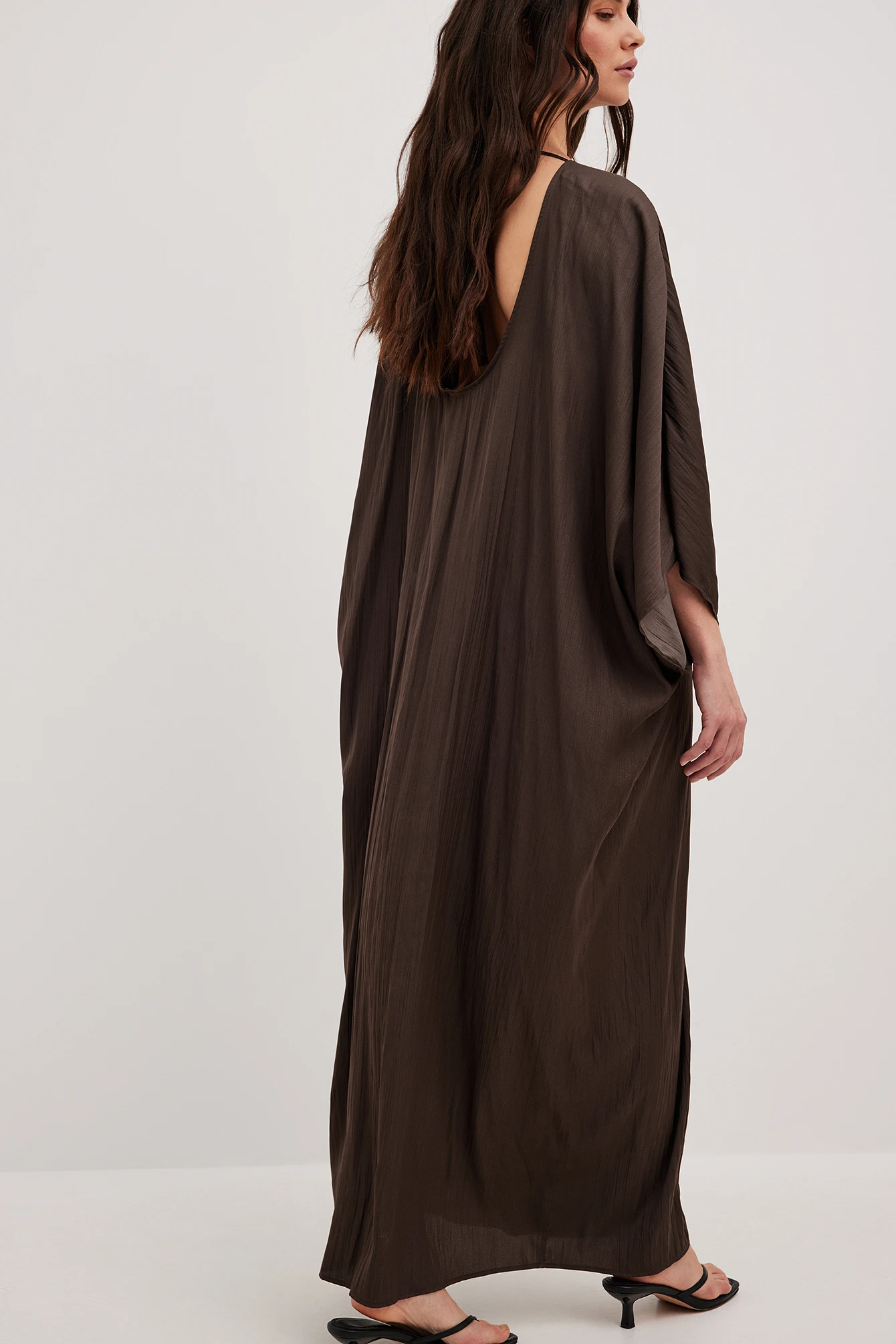 Robe Longue à Dos Ouvert 4 Robe Longue à Dos Ouvert – Image 4