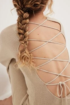 NA-KD Robe Croisée Dos Nu 22 NA-KD Robe Croisée Dos Nu -Lady Doux Soldes Magasin nakd open back lace detail knitted maxi dress 1100 006235 0005 35470 2