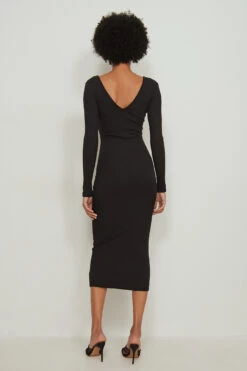 Robe à Manches Longues Côtelée -Lady Doux Soldes Magasin nakd organic v neck rib long sleeved midi dress 1044 000241 0002 03d