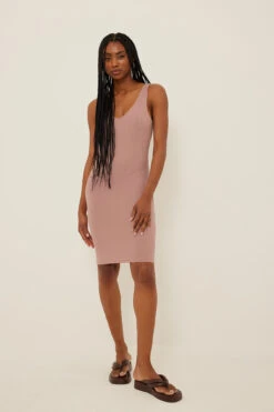 Robe Côtelée Bio Col En V 5 Robe Côtelée Bio Col En V -Lady Doux Soldes Magasin nakd organick v neck rib dress 1044 000191 01150852 01c