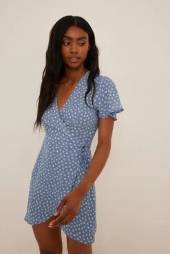 Mini Robe Portefeuille -Lady Doux Soldes Magasin nakd overlap mini dress 1014 001411 1429 2139