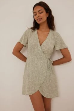 Mini Robe Portefeuille -Lady Doux Soldes Magasin nakd overlap mini dress 1014 001411 9333 0521 1