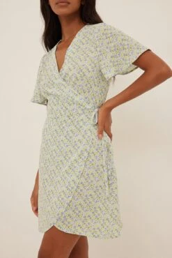 Mini Robe Portefeuille -Lady Doux Soldes Magasin nakd overlap mini dress 1014 001411 8497 1497 1