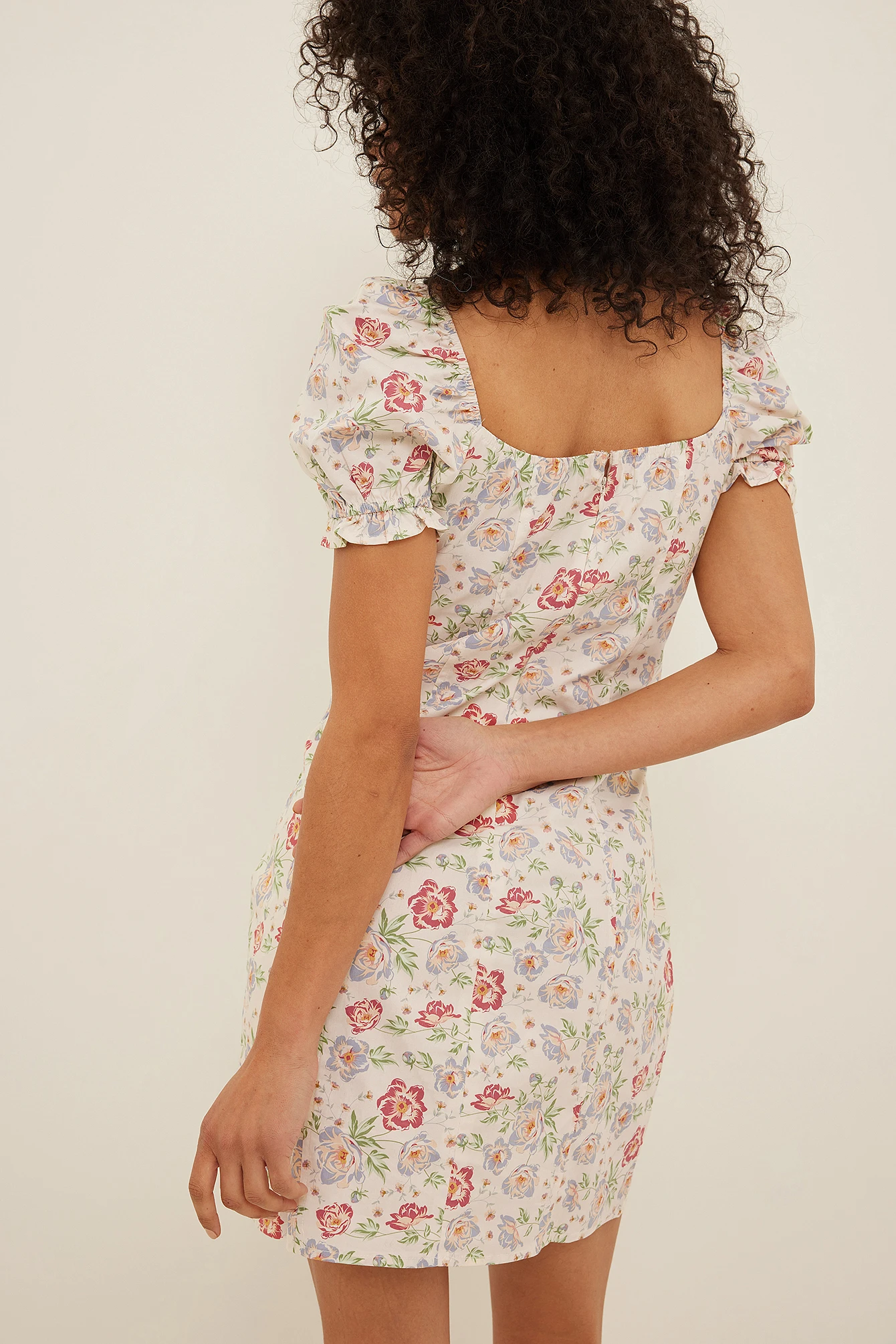 NA-KD Robe Mini 2 NA-KD Robe Mini – Image 2