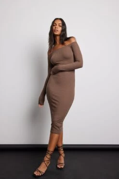 Robe Mi-longue Côtelée à épaules Nues 17 Robe Mi-longue Côtelée à épaules Nues -Lady Doux Soldes Magasin nakd rib bare shoulder midi dress 1044 000220 0017 30542
