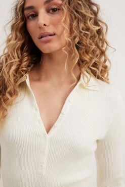 Robe Courte Boutonnée En Maille Côtelée -Lady Doux Soldes Magasin nakd ribbed knitted button detail mini dress 1727 000112 0332 34353