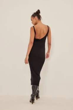 Robe En Maille Côtelée Et Dos Plongeant -Lady Doux Soldes Magasin nakd ribbed knitted deep back dress 1018 007399 00027892