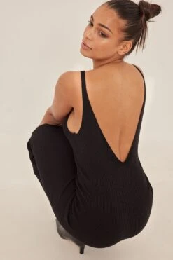 Robe En Maille Côtelée Et Dos Plongeant -Lady Doux Soldes Magasin nakd ribbed knitted deep back dress 1018 007399 00027910