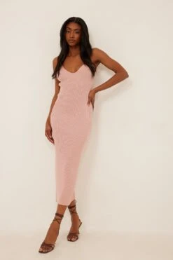 Robe En Maille Côtelée Et Dos Plongeant -Lady Doux Soldes Magasin nakd ribbed knitted deep back dress 1018 007399 0015 36433