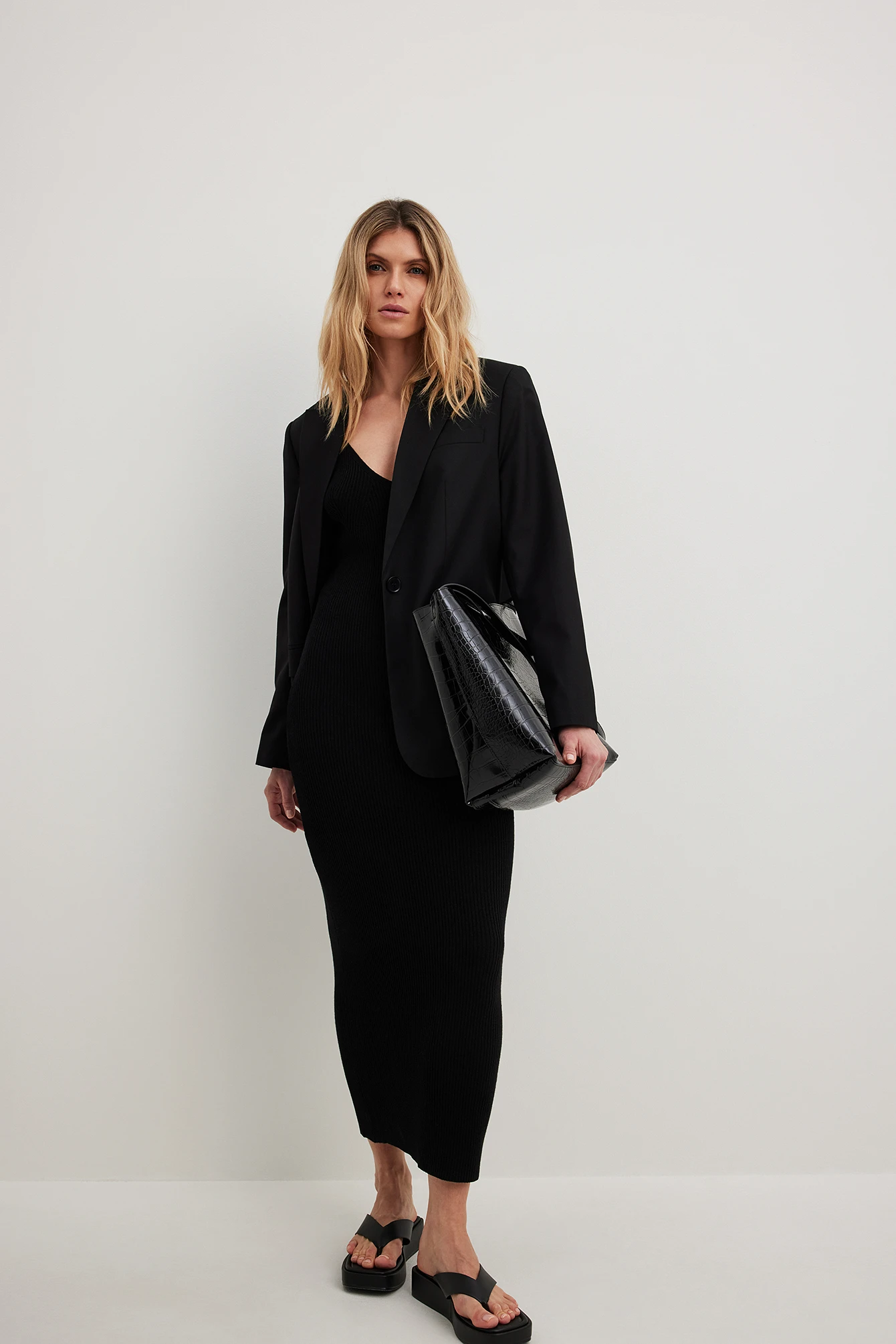 Robe En Maille Côtelée Et Dos Plongeant 4 Robe En Maille Côtelée Et Dos Plongeant – Image 4