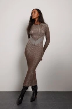 Robe Mi-longue En Maille Côtelée 15 Robe Mi-longue En Maille Côtelée -Lady Doux Soldes Magasin nakd ribbed knitted detail midi dress 1767 000034 0017 19305