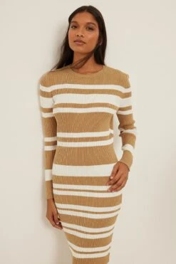 NA-KD Robe Rayée En Maille Côtelée -Lady Doux Soldes Magasin nakd ribbed knitted striped dress 1100 006054 1727 2788