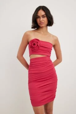 NA-KD Robe Courte à Découpes Avec Rose -Lady Doux Soldes Magasin nakd rose cut out mini dress 1100 007347 2008 27752 copy 1