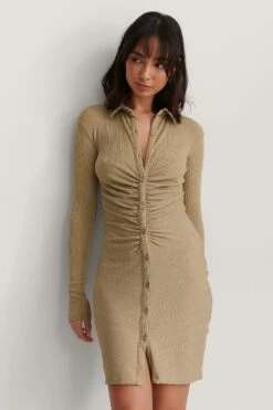 NA-KD Robe à Boutons 32 NA-KD Robe à Boutons -Lady Doux Soldes Magasin nakd rouched button detail dress 1018 007581 0005 04j 1