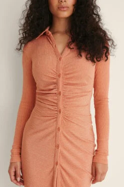 NA-KD Robe à Boutons 38 NA-KD Robe à Boutons -Lady Doux Soldes Magasin nakd rouched button detail dress 1018 007581 9363 05g 1