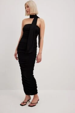 Robe Ruchée Avec Détail D'écharpe -Lady Doux Soldes Magasin nakd rouched strapless scarf dress 1018 010327 0002 0093 1