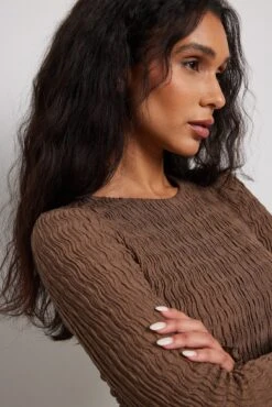 NA-KD Robe Courte Avec Col Arrondi Et Matière Structurée -Lady Doux Soldes Magasin nakd round neck structuredmini dress 1100 006979 0017 0873