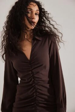 Robe Mi-longue Froncée Sur Le Devant