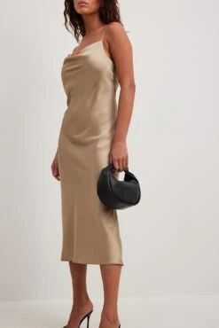 NA-KD Robe Midi Satin -Lady Doux Soldes Magasin nakd satin midi dress 1100 006812 0668 20240