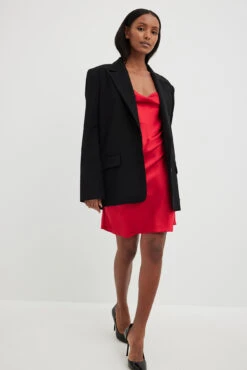 NA-KD Mini Robe Satin -Lady Doux Soldes Magasin nakd satin mini dress 1100 006811 0004 01c