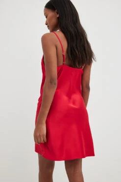 NA-KD Mini Robe Satin -Lady Doux Soldes Magasin nakd satin mini dress 1100 006811 0004 2