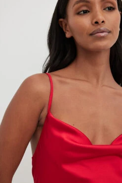 NA-KD Mini Robe Satin -Lady Doux Soldes Magasin nakd satin mini dress 1100 006811 0004 4