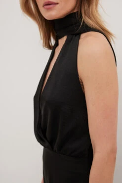 Robe Courte En Satin Avec écharpe -Lady Doux Soldes Magasin nakd satin scarf detail mini dress 1017 002220 0002 28073