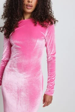 Robe Longue En Velours à Encolure Dégagée -Lady Doux Soldes Magasin nakd scoop neck velvet maxi dress 1017 001845 0015 5811