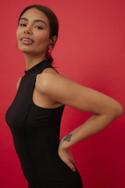 NA-KD Mini Robe Côtelée -Lady Doux Soldes Magasin nakd seam rib mini dress 1100 006347 0002 1527