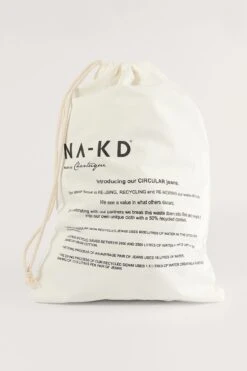 Robe En Jean à épaules Pointues Recyclée -Lady Doux Soldes Magasin nakd sharp shoulder denim dress 1018 007572 0116 06g