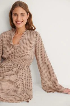 Robe Froncée 27 Robe Froncée -Lady Doux Soldes Magasin nakd shirred detail dress 1014 000784 4458 01a