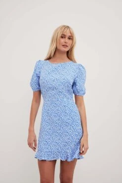 NA-KD Robe Mini Dos Nu à Manches Courtes 22 NA-KD Robe Mini Dos Nu à Manches Courtes -Lady Doux Soldes Magasin nakd short sleeve open back mini dress 1100 003574 0529 4648